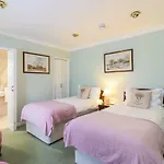 Stilworth House Bed & Breakfast 4*