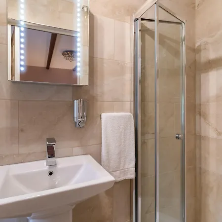 Nocleg ze śniadaniem Stilworth House 4*