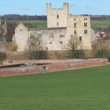 Stilworth House 赫尔姆斯利