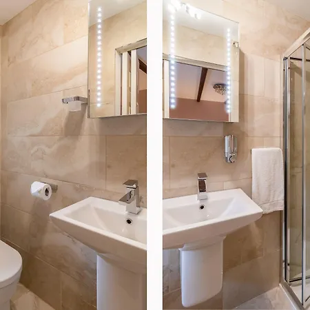 B&B Stilworth House 헴슬리